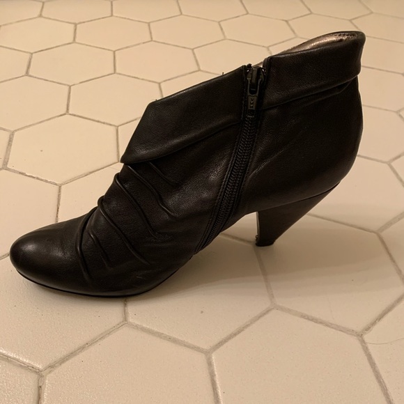 Stefany P. Brown Leather Booties - Picture 2 of 8